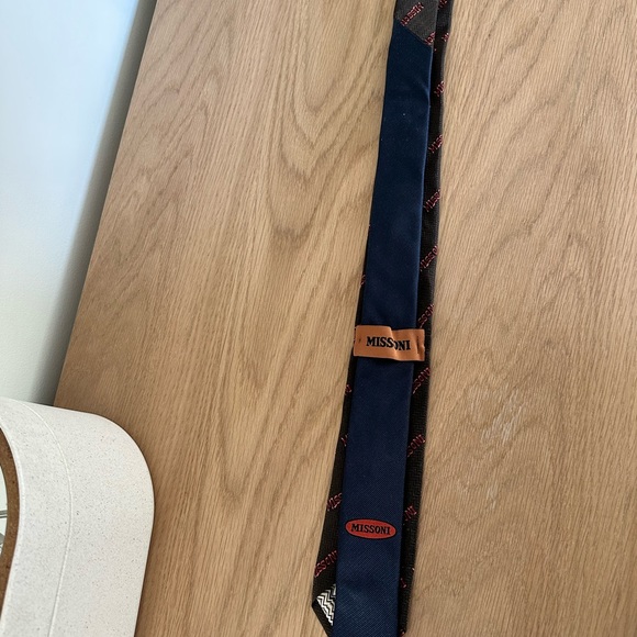 Missoni Skinny Tie - New without tags - Picture 4 of 5
